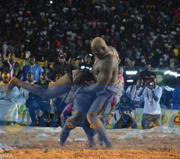 Balla Gaye bastonne Modou Lo et signe son retour Balla Gaye bastonne Modou Lo et signe son retour