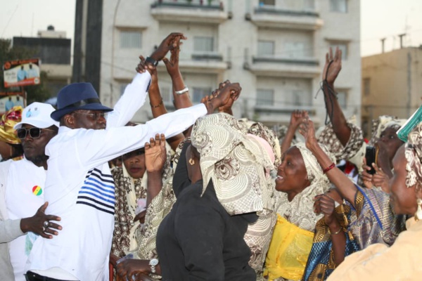 Le leader du MAC/A fait le plein dans les Parcelles Assainies