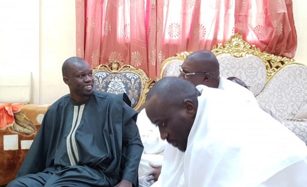 Ousmane Sonko reçu par le Khalif général des Mourides Ousmane Sonko reçu par le Khalif général des Mourides