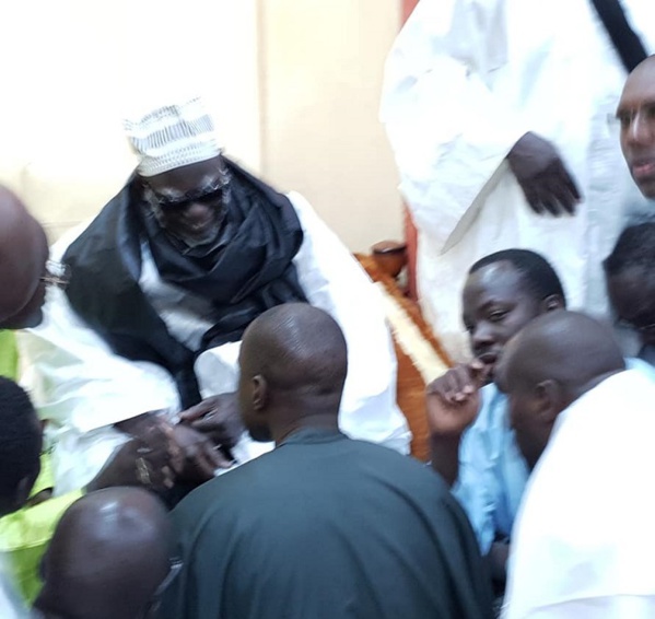 Ousmane Sonko reçu par le Khalif général des Mourides