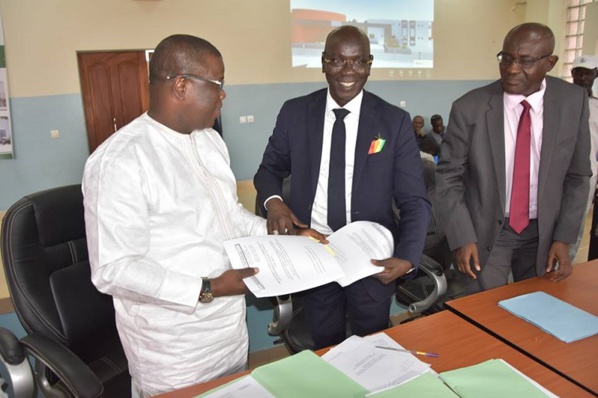 Voilà ce que le maire Abdoulaye Baldé va faire avec les 5 milliards... Voilà ce que le maire Abdoulaye Baldé va faire avec les 5 milliards...