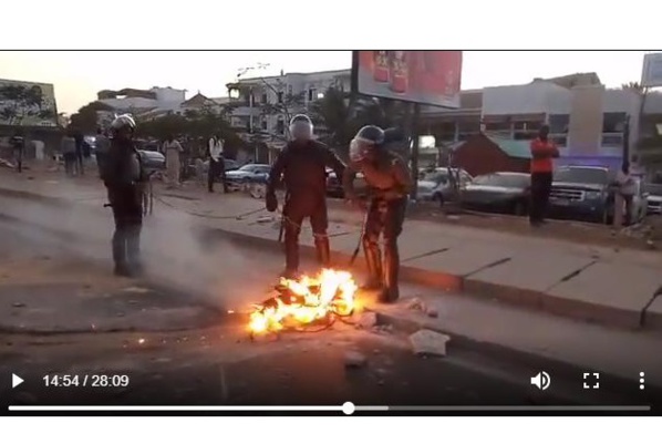 Affrontements nocturnes à l’Ucad entre étudiants et forces de l’orde Affrontements nocturnes à l’Ucad entre étudiants et forces de l’orde
