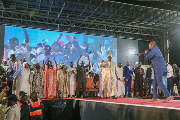 Macky Sall et sa démonstration de force à Saint Louis Macky Sall et sa démonstration de force à Saint Louis