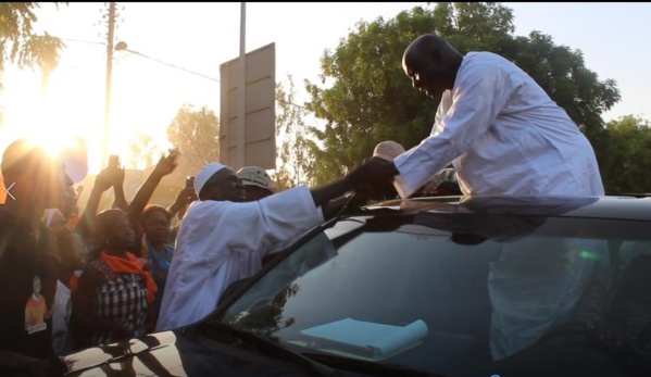 Idrissa Seck prend un bain de foule chez Boun Abdalah Dionne Idrissa Seck prend un bain de foule chez Boun Abdalah Dionne