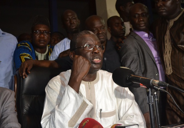 Babacar Gaye dénonce: « La vie du candidat Macky Sall n’est pas plus importante que celle des autres »