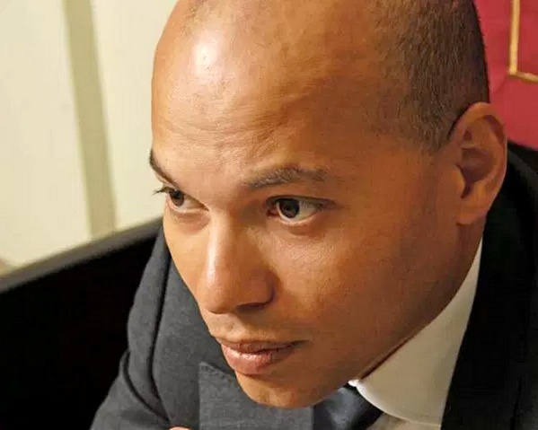 Karim Wade a t-il fui le combat ?