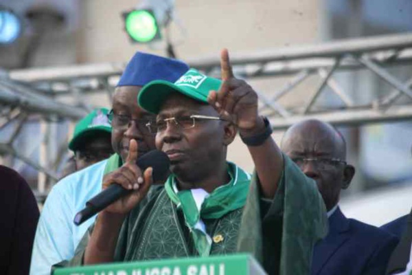 Issa Sall lance des piques à ses adversaires " Qu'ils jurent qu’ils n’ont jamais volé l’argent du peuple" Issa Sall lance des piques à ses adversaires " Qu'ils jurent qu’ils n’ont jamais volé l’argent du peuple"