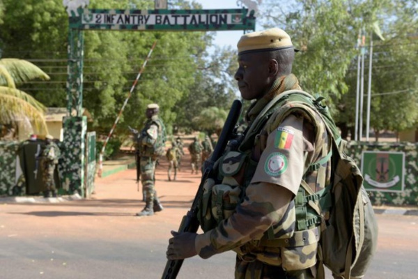 L'armée Sénégalaise se dote de fusils M4A1 L'armée Sénégalaise se dote de fusils M4A1