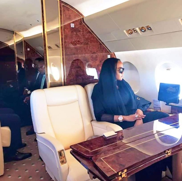 Karina Tavares dans un jet pour à Dakar