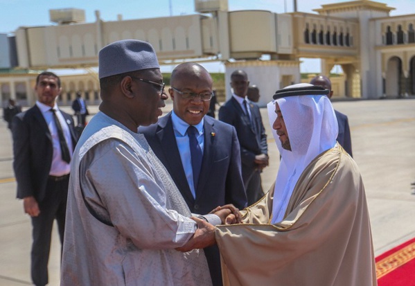 Abu Dhabi: Macky rencontre des hommes d'affaires Abu Dhabi: Macky rencontre des hommes d'affaires