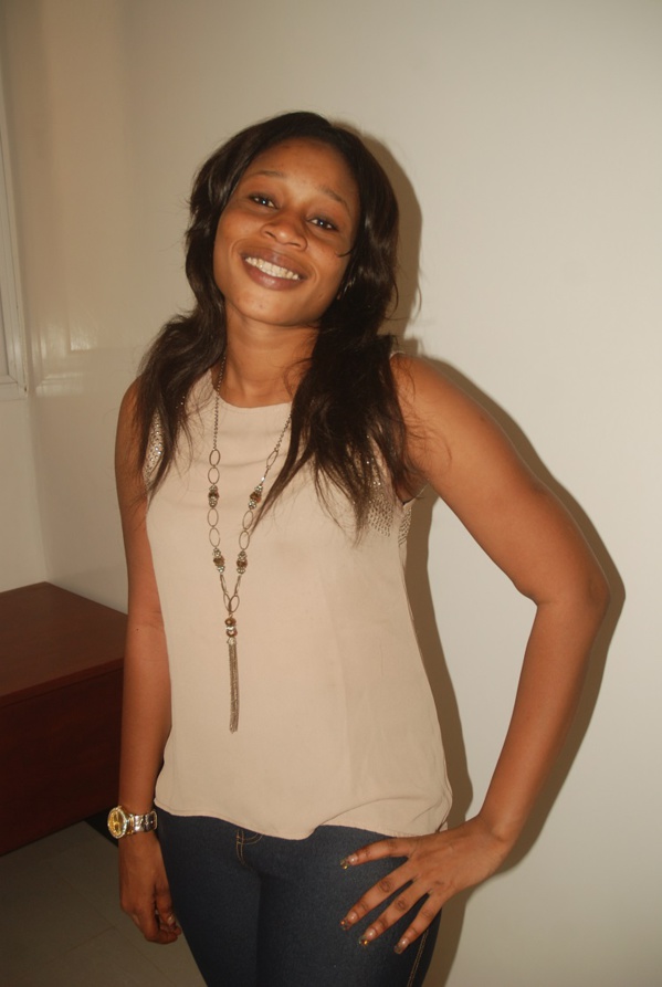 Photos: l'artiste Aida Samb sans maquillage Photos: l'artiste Aida Samb sans maquillage