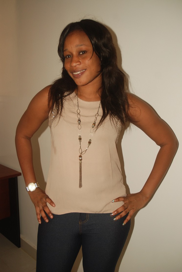 Photos: l'artiste Aida Samb sans maquillage Photos: l'artiste Aida Samb sans maquillage