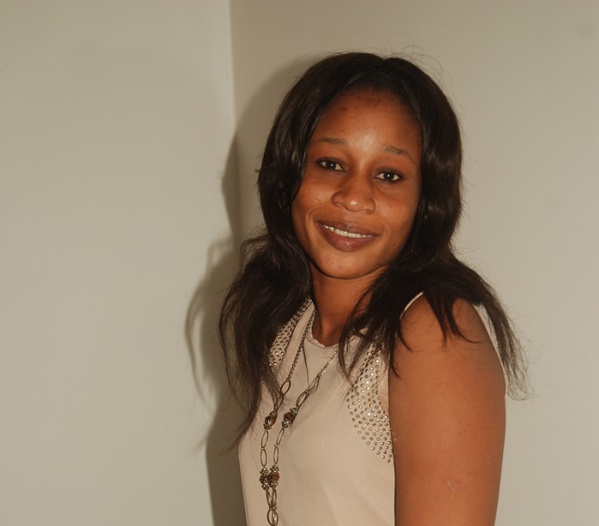 Photos: l'artiste Aida Samb sans maquillage Photos: l'artiste Aida Samb sans maquillage