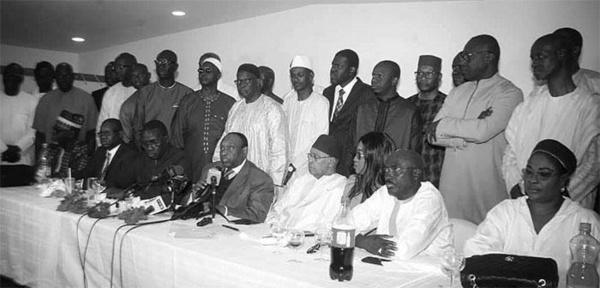 Les allies de la première heure du chef de l'Etat sortent du bois Les allies de la première heure du chef de l'Etat sortent du bois