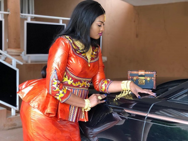 La femme du milliardaire Mamadou Lah: Une femme très simple malgré sa richesse!!!