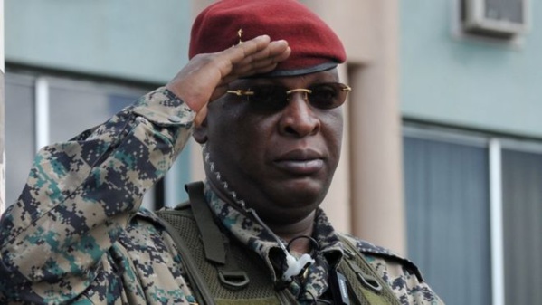 L'ancien président Guinéen, demande un passeport à Macky Sall
