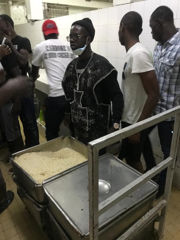 URGENT: Les étudiants décrètent une URGENT: Les étudiants décrètent une