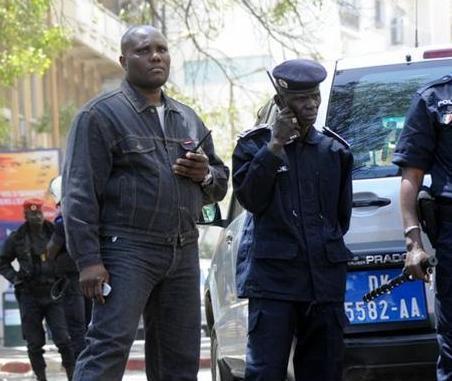 La police des frontières retire le passeport diplomatique de Lamine Faye