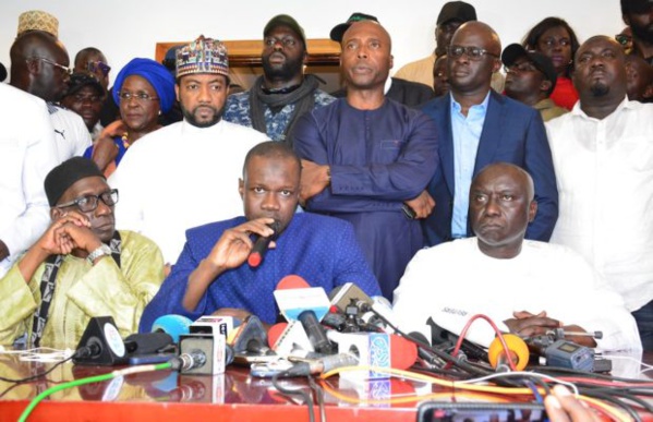 L'opposition suspend sa participation au dialogue national L'opposition suspend sa participation au dialogue national