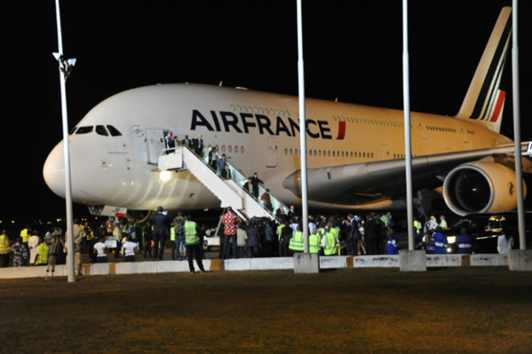 Exclusif: Une Sénégalaise humiliée à bord d'Air France à cause de... Exclusif: Une Sénégalaise humiliée à bord d'Air France à cause de...