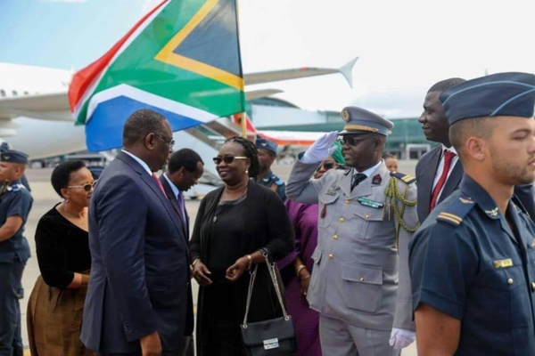 Afrique du Sud: Macky Sall boude les militants de l'APR Afrique du Sud: Macky Sall boude les militants de l'APR