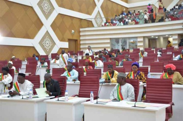 Mali: huit députés déjà décédés sous la cinquième législature Mali: huit députés déjà décédés sous la cinquième législature