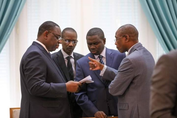 ​Ça cafouille grave dans le "Macky": Le DG de Pétrosen dément Elhadji Kassé