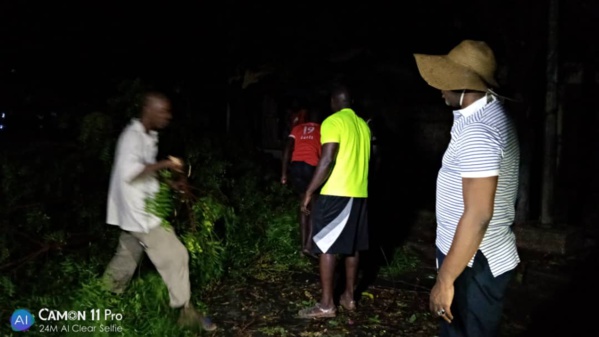 Ziguinchor: Doudou Ka sous la pluie pour constater les dégâts Ziguinchor: Doudou Ka sous la pluie pour constater les dégâts