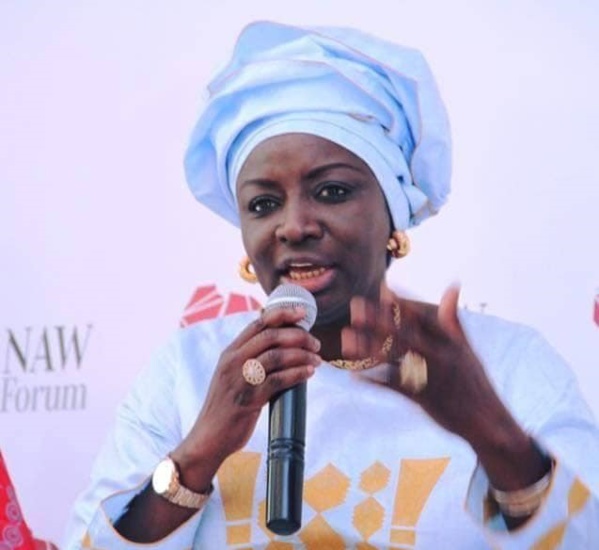 Aminata Toure une femme au leadership naturel face aux petits esprits Aminata Toure une femme au leadership naturel face aux petits esprits