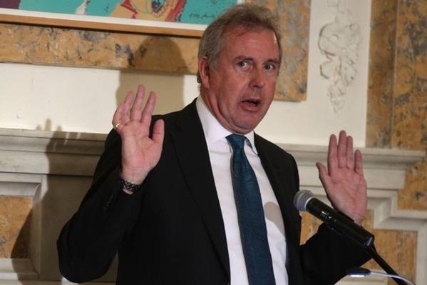 Taclé par Trump, l'ambassadeur du Royaume-Uni aux USA démissionne Taclé par Trump, l'ambassadeur du Royaume-Uni aux USA démissionne