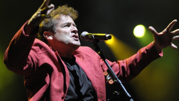 Afrique du Sud: Le chanteur Johnny Clegg, fervent opposant à l'apartheid, est mort Afrique du Sud: Le chanteur Johnny Clegg, fervent opposant à l'apartheid, est mort