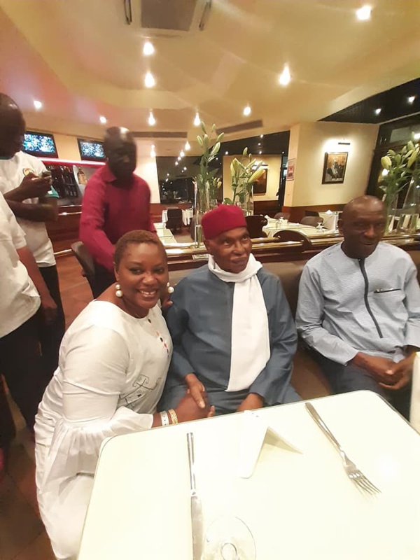 Me Wade filmé au Café de Rome (images)