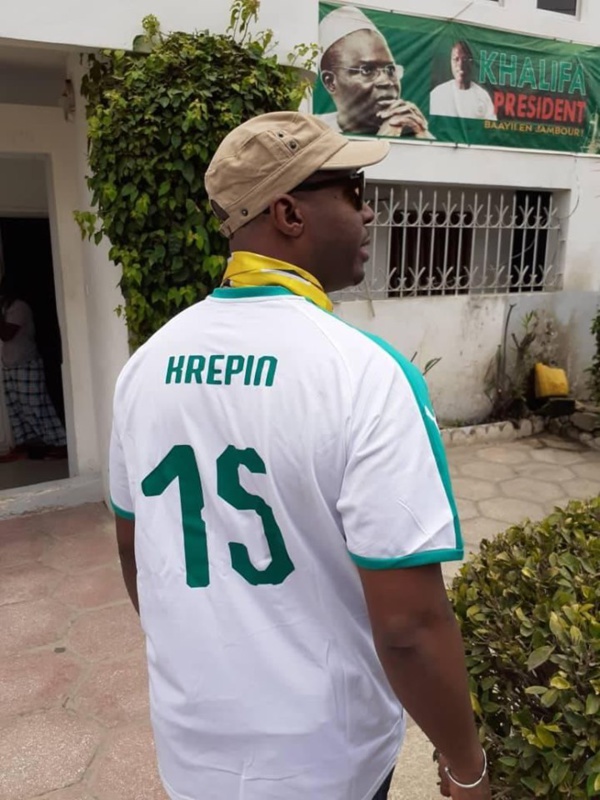 Barthélémy Dias sort ses moyens pour supporter les lions Barthélémy Dias sort ses moyens pour supporter les lions