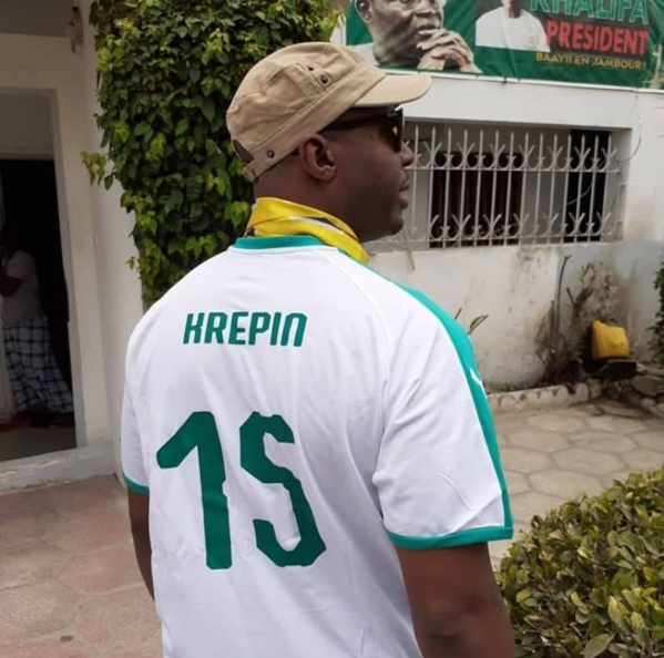 Barthélémy Dias sort ses moyens pour supporter les lions Barthélémy Dias sort ses moyens pour supporter les lions