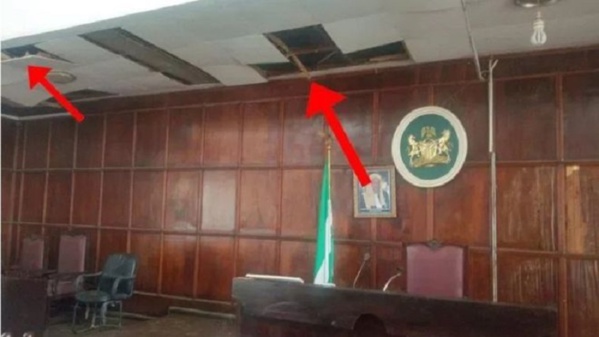 Un serpent met des parlementaires en fuite au Nigeria