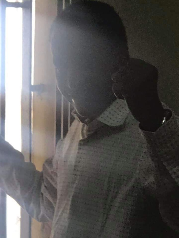 Coucou voilà Adama Gaye en prison. Toujours déterminé ! Coucou voilà Adama Gaye en prison. Toujours déterminé !