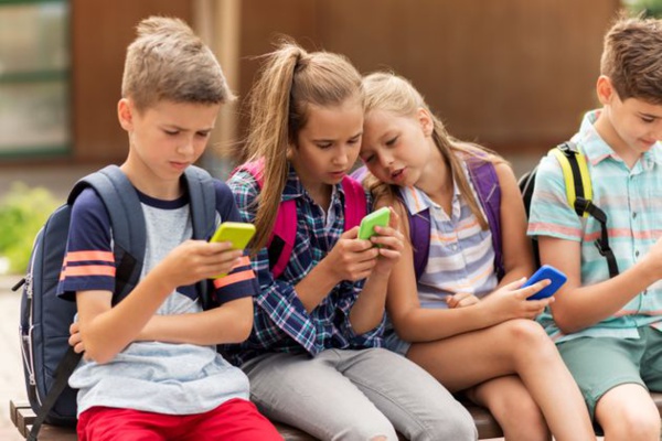 82 % des Français sont pour l'interdiction du smartphone à l’école