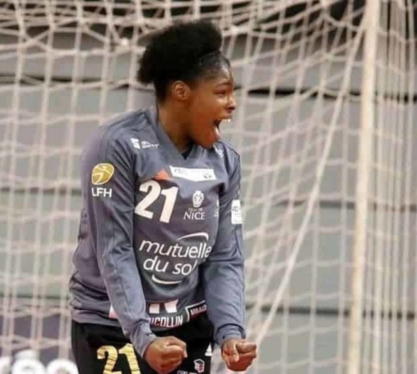 Hatadou Sako, élue meilleure gardienne de la Saison Hatadou Sako, élue meilleure gardienne de la Saison