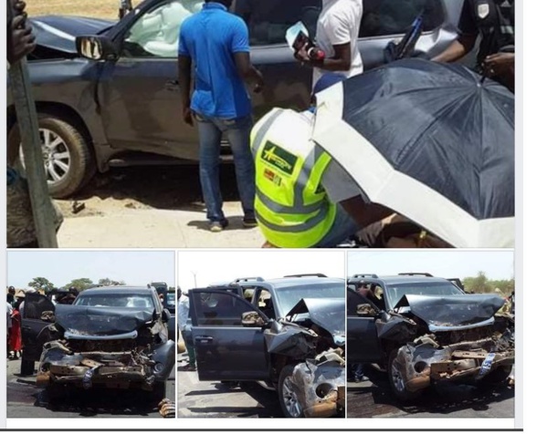 Dagana: Accident dans le cortège du ministre Oumar Youm Dagana: Accident dans le cortège du ministre Oumar Youm