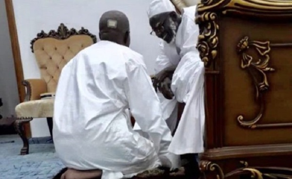 L'ex Premier ministre chez le Khalife Général des Mourides L'ex Premier ministre chez le Khalife Général des Mourides