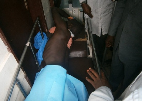 Permanence APR, PA: La bagarre entre gros bras se termine à coups de couteau (Regardez) Permanence APR, PA: La bagarre entre gros bras se termine à coups de couteau (Regardez)