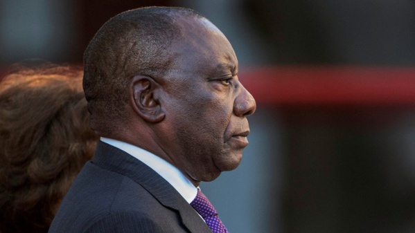 Le président sud-africain hué au Zimbabwe Le président sud-africain hué au Zimbabwe