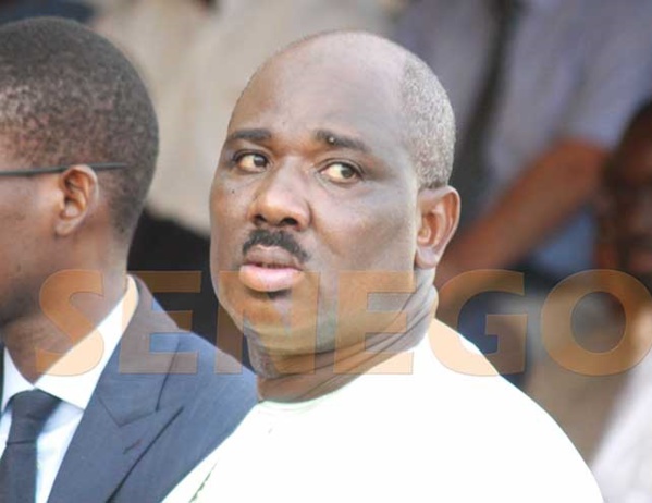 La sortie suspecte de Farba Ngom: « Ici toute la communauté a prié pour que Macky reste au pouvoir jusqu'à ce qu'il décide de partir» La sortie suspecte de Farba Ngom: « Ici toute la communauté a prié pour que Macky reste au pouvoir jusqu'à ce qu'il décide de partir»