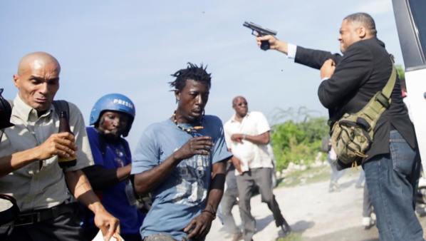 Haïti: Fusillade au Sénat, 2 blessés... Haïti: Fusillade au Sénat, 2 blessés...