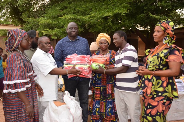 PHOTOS: Le président Seydou Sané équipe huit ASC de la commune de Ziguinchor