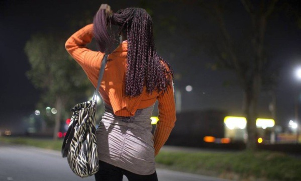 "Un homme que je connaissais bien depuis Kolda m’a forcé à coucher avec lui, d’abord, puis à me prostituer..." "Un homme que je connaissais bien depuis Kolda m’a forcé à coucher avec lui, d’abord, puis à me prostituer..."