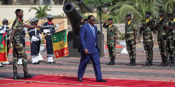 Levée du corps : Macky rend les honneurs ce vendredi aux 3 militaires tombés en Centrafrique Levée du corps : Macky rend les honneurs ce vendredi aux 3 militaires tombés en Centrafrique