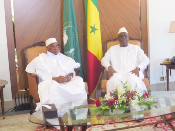 En Direct: Le tête-à-tête a démarré entre Macky Sall et Me Wade
