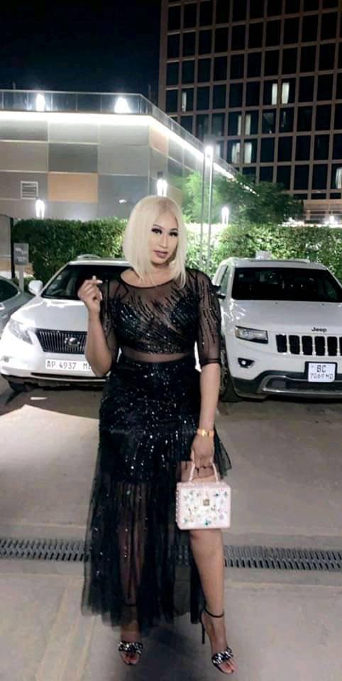 Photos: Diaba Sora s'affiche avec sa nouvelle bagnole Photos: Diaba Sora s'affiche avec sa nouvelle bagnole