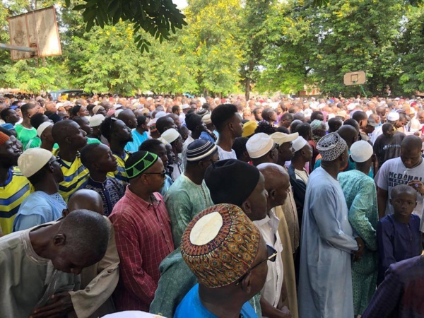 Ziguinchor: Une foule nombreuse a accompagné Samba Gackou à sa dernière demeur Ziguinchor: Une foule nombreuse a accompagné Samba Gackou à sa dernière demeur